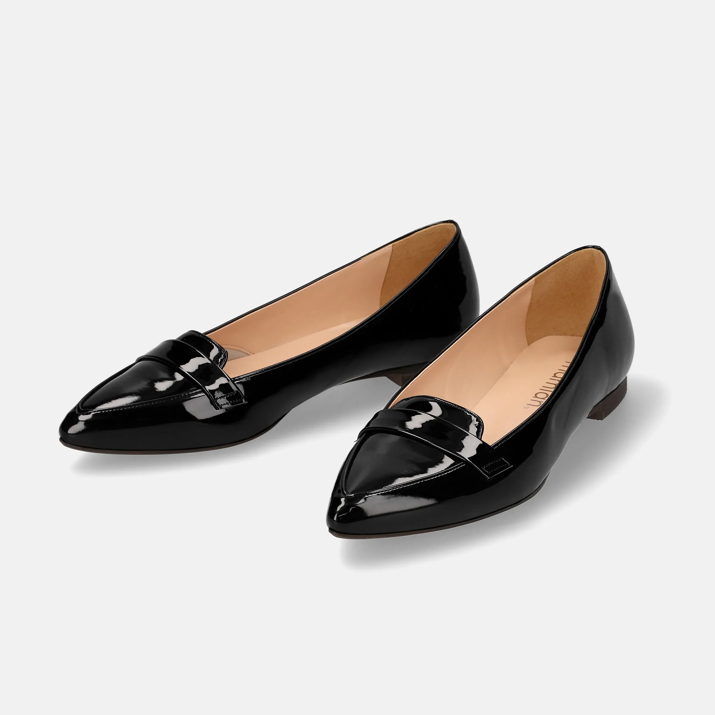 10% OFF: 2024SSBI: Low-cut pointed-toe loafers (124) Black E