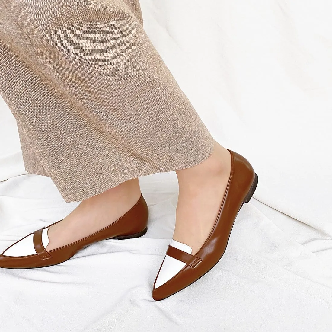 20% OFF: SSBI: Pointed Toe Loafer (124) Brown/C