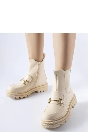 Dark beige boots with protector