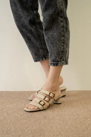FEMME LIBRE <3 STRAPPY SANDALS IN BEIGE