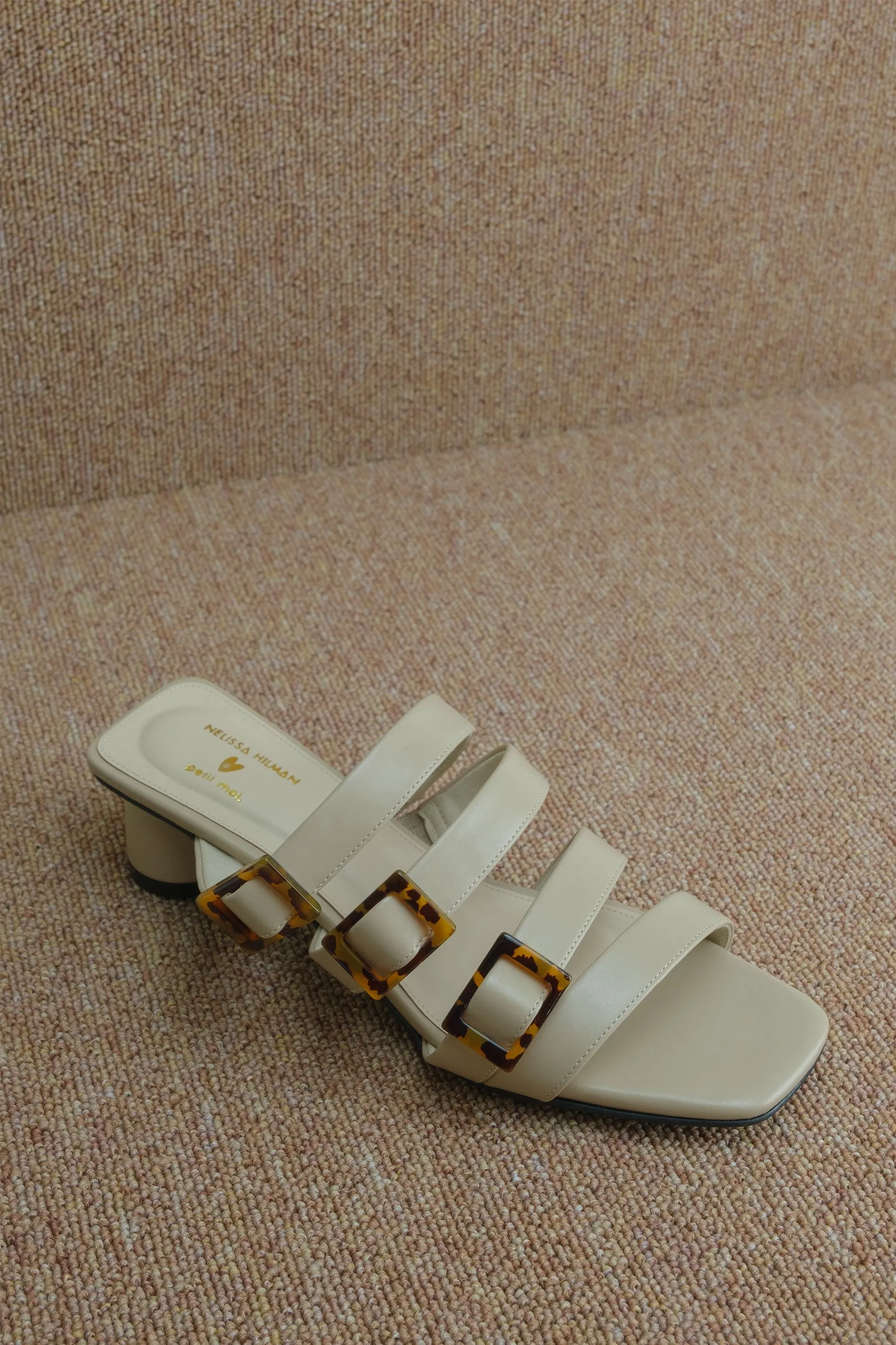 FEMME LIBRE <3 STRAPPY SANDALS IN BEIGE