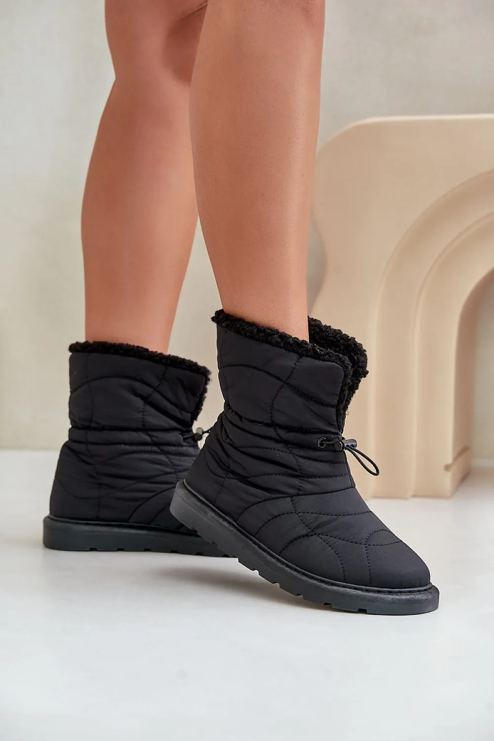 Snow boots