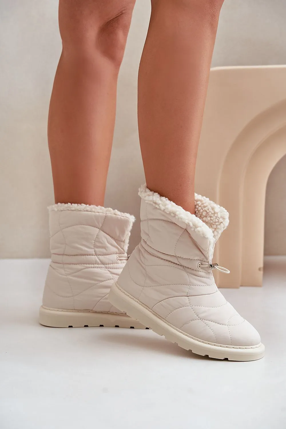 Snow boots