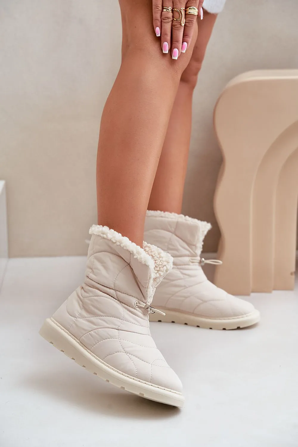 Snow boots