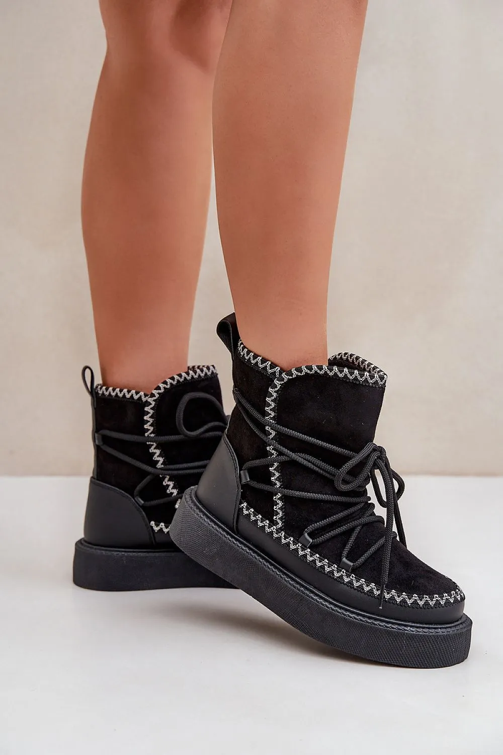 Snow boots