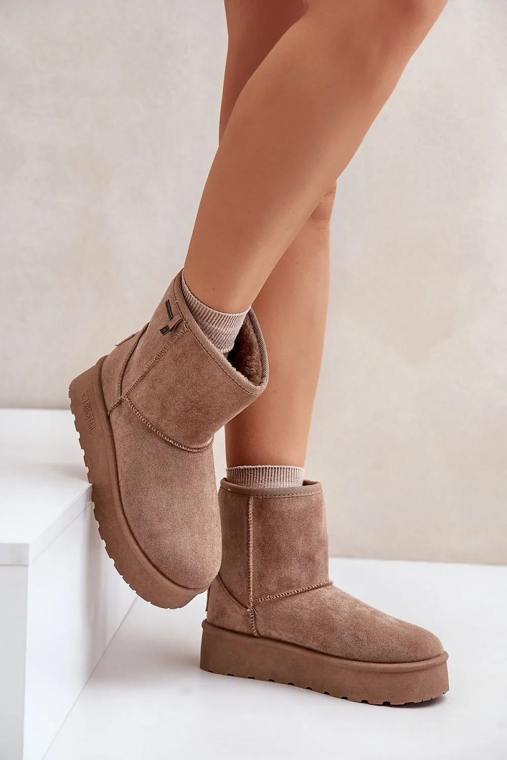 Snow boots