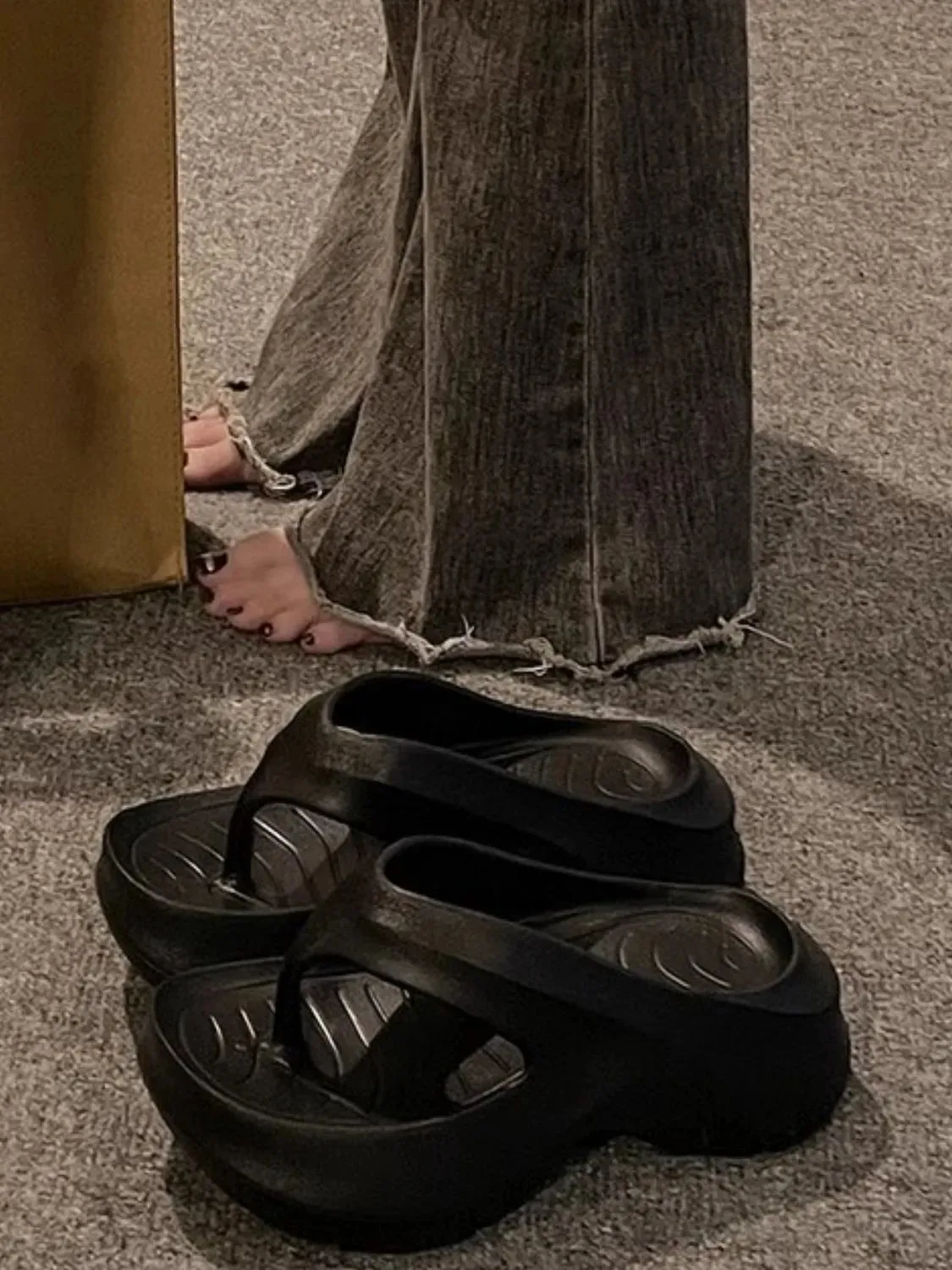 Toe Post Platform Sandals