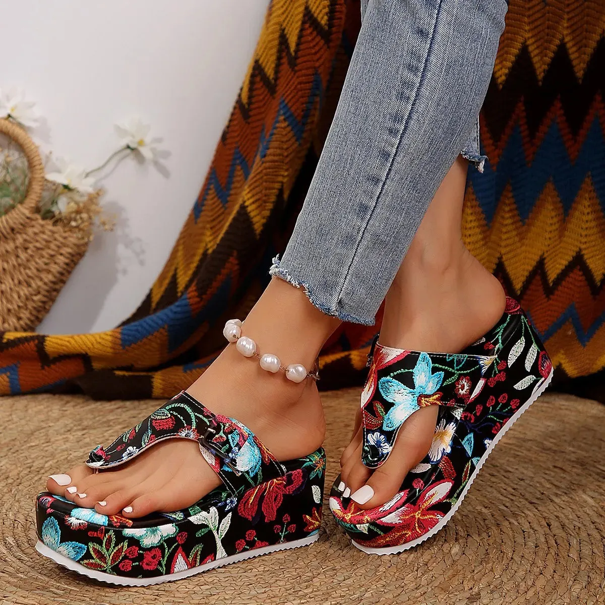 Toe Post Platform Sandals